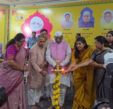 महिला उद्यमियों के हुनर और रचनात्मकता के अनूठे नमूने देखकर  राज्यपाल हरिभाऊ बागड़े अभिभूत