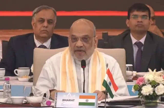 चक्रवात 'अर्नब' को लेकर अमित शाह ने 4 राज्यों के मुख्यमंत्रियों को हरसंभव मदद का दिया भरोसा