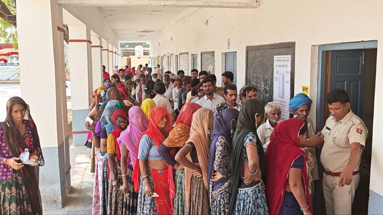 राजसमंद में 16 जिला परिषद सदस्य और 80 पंचायत में सदस्यों का भाग्य आज होगा ईवीएम कैद
