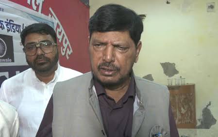 चुनाव आयोग स्वतंत्र संस्था, सरकार का कोई हस्तक्षेप नहीं', SIR विवाद पर रामदास अठावले