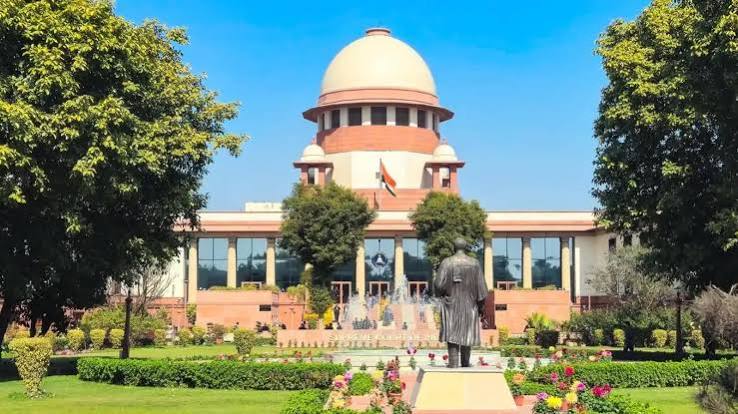 सुप्रीम कोर्ट ने पंजाब में अधिकारियों पर भ्रष्टाचार के आरोपों  जुड़े लोगों के खिलाफ सीबीआई को सख्त कार्रवाई न करने का निर्देश